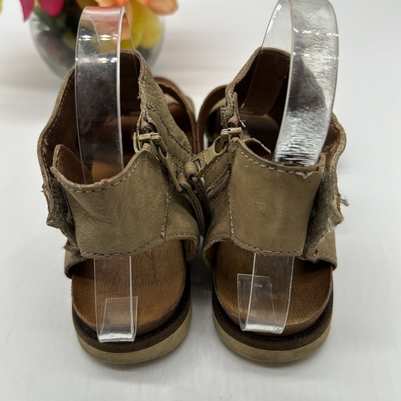 Miz Mooz Tan Leather Sandal Size 38 MCS6594K - Picture 3 of 6